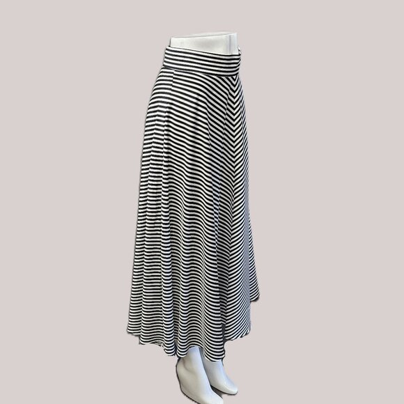 Banana Republic Flowing Maxi Skirt - Picture 3 of 3